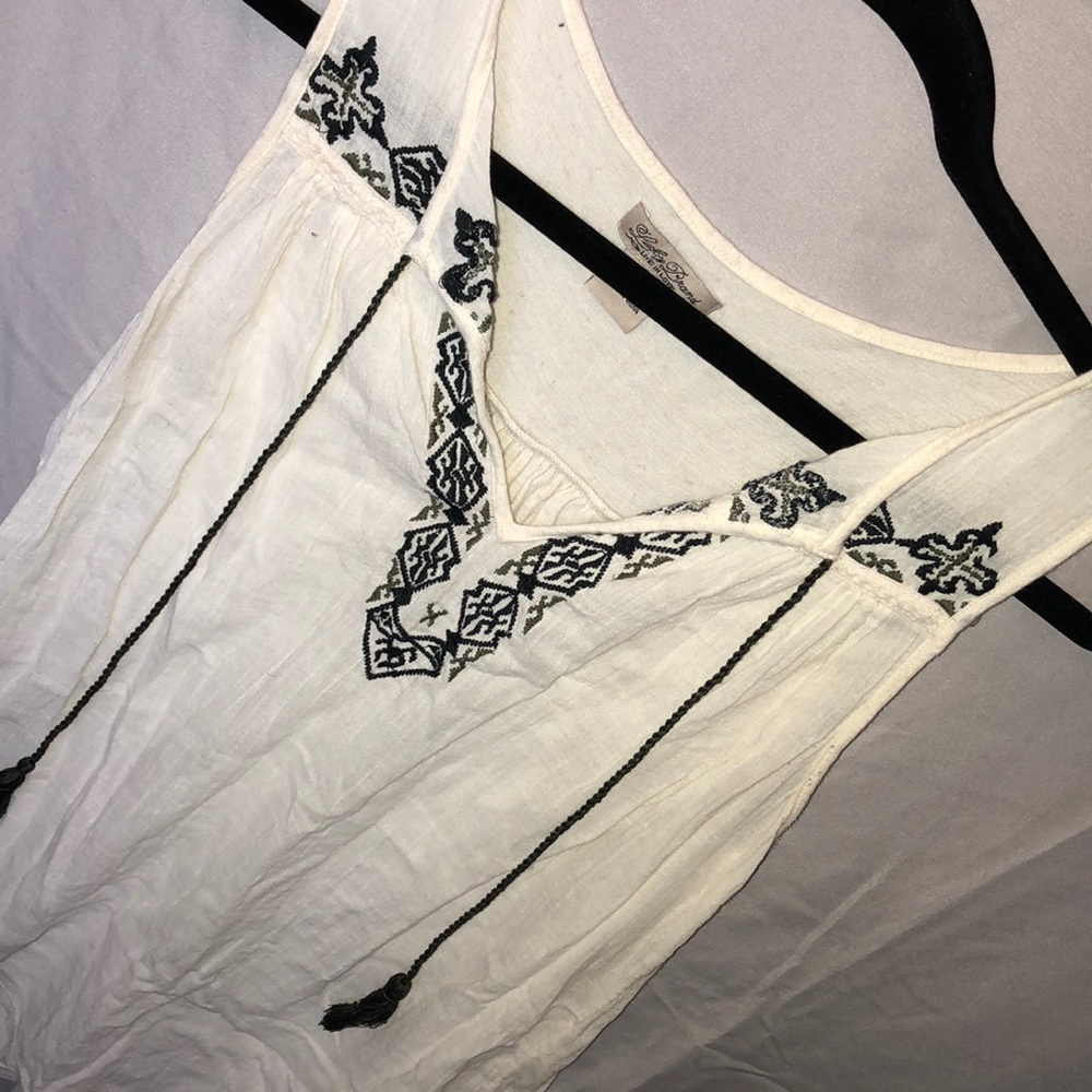 Cute lucky brand tank top with tassels!